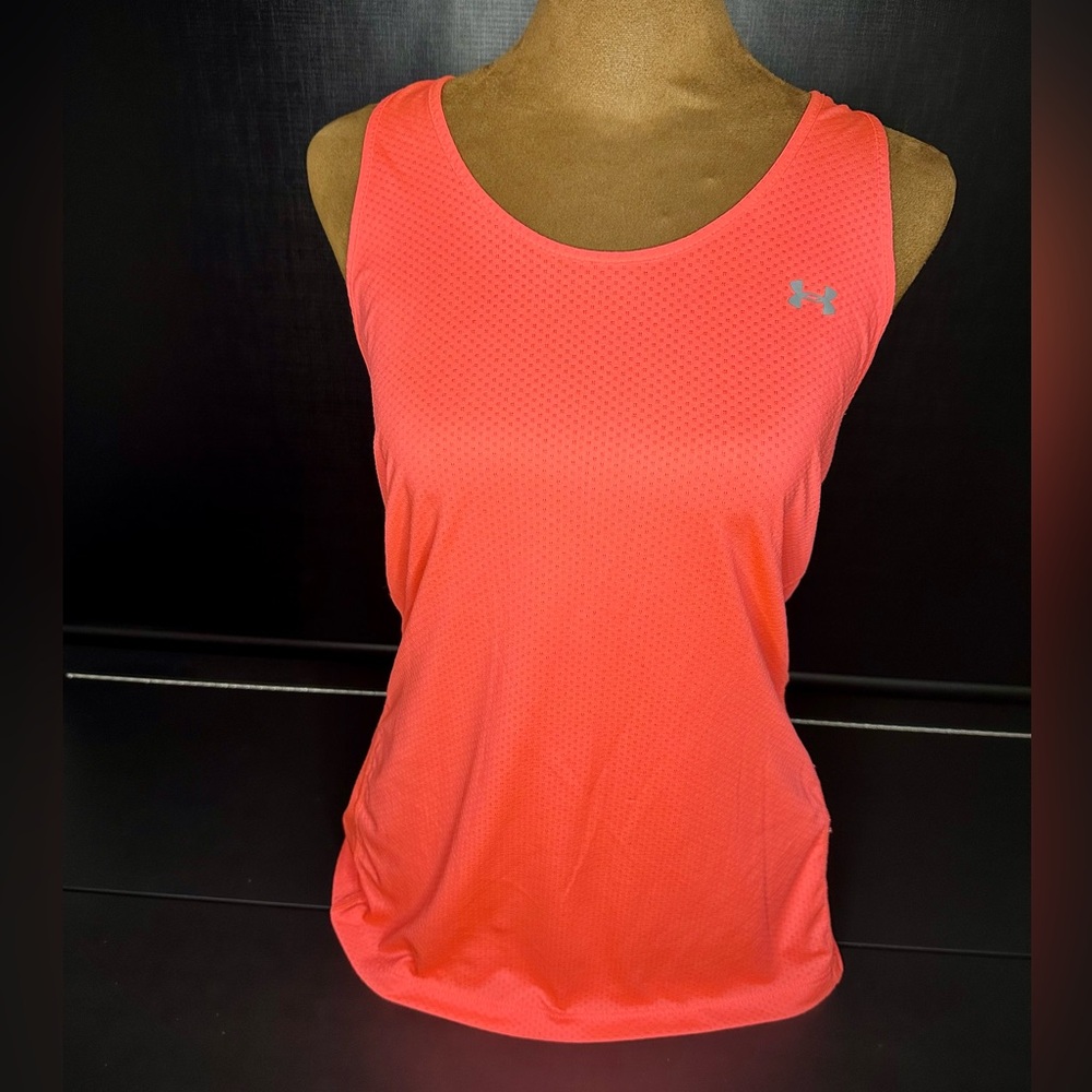 Under Armour HeatGear‎ Tank Top size Medium Pink Athletic Workout Gym Activewear
